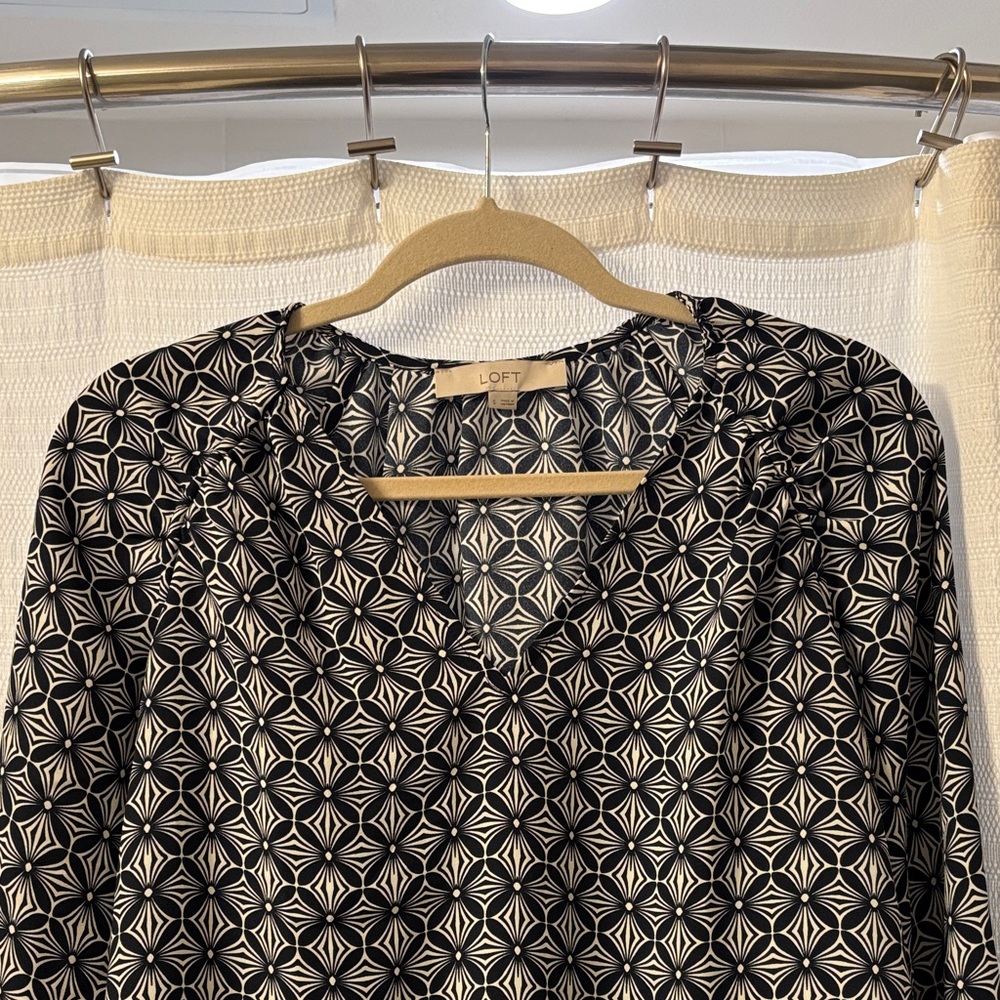LOFT Monochrome Geometric Blouse